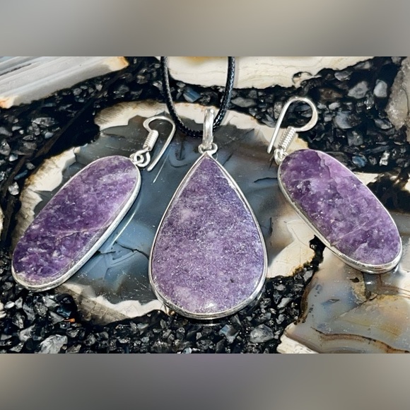 “The Peace Stone” Lepidolite Pendant & Earrings Set - Picture 12 of 17